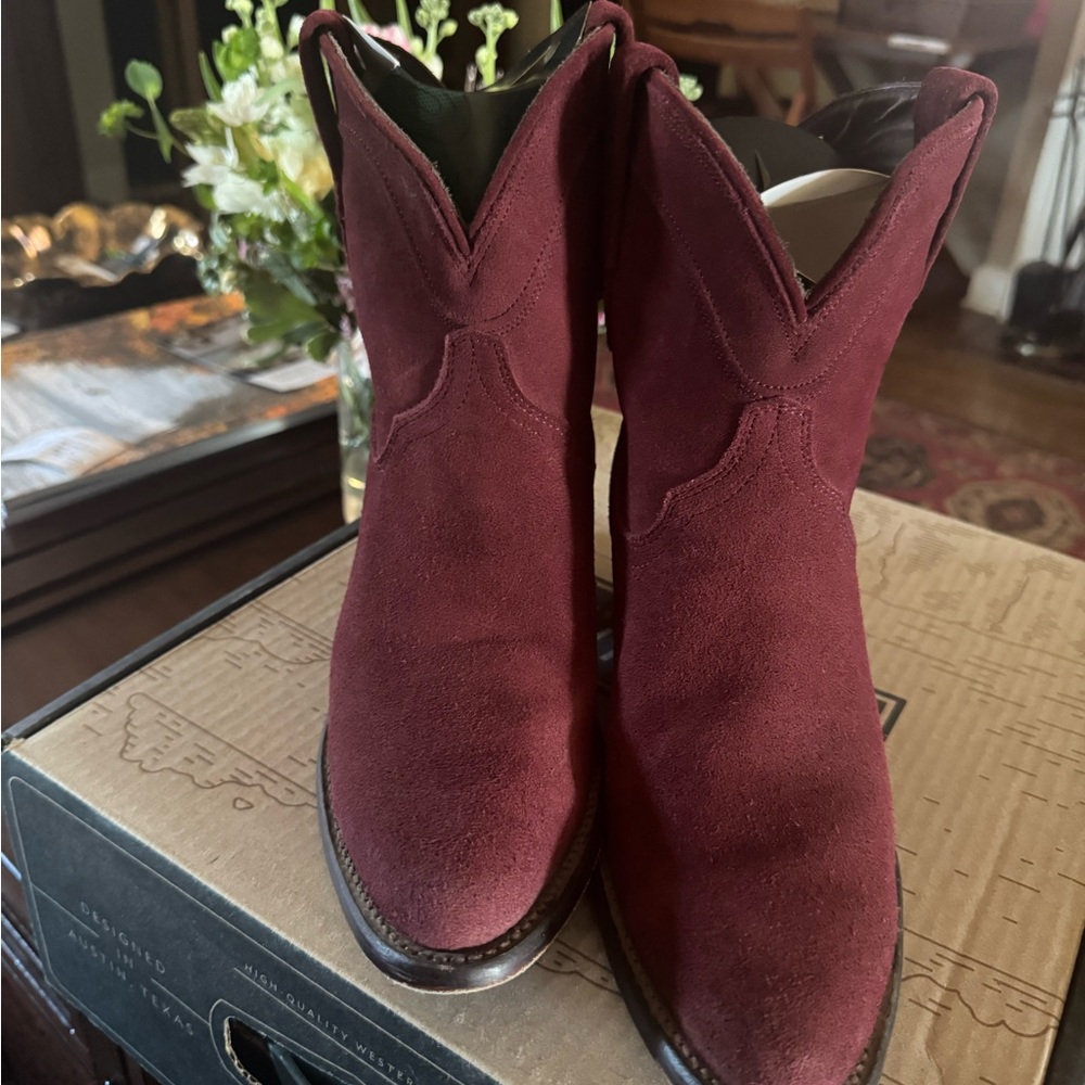 Tecovas Women's  The Lucy Wine Suede Ankle Boots